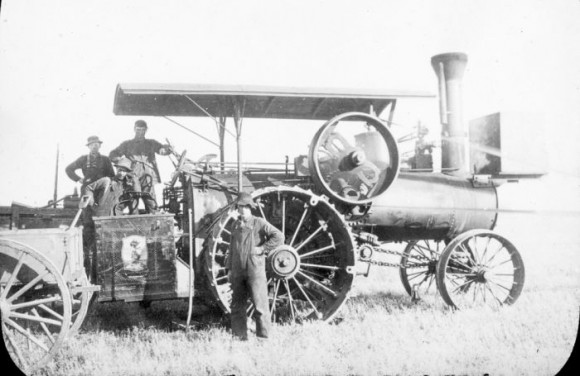 Dampdreven traktor. Frå samlinga av bilete om Hallingar i USA.